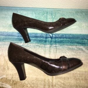 Etienne Aigner Closed toe pumps